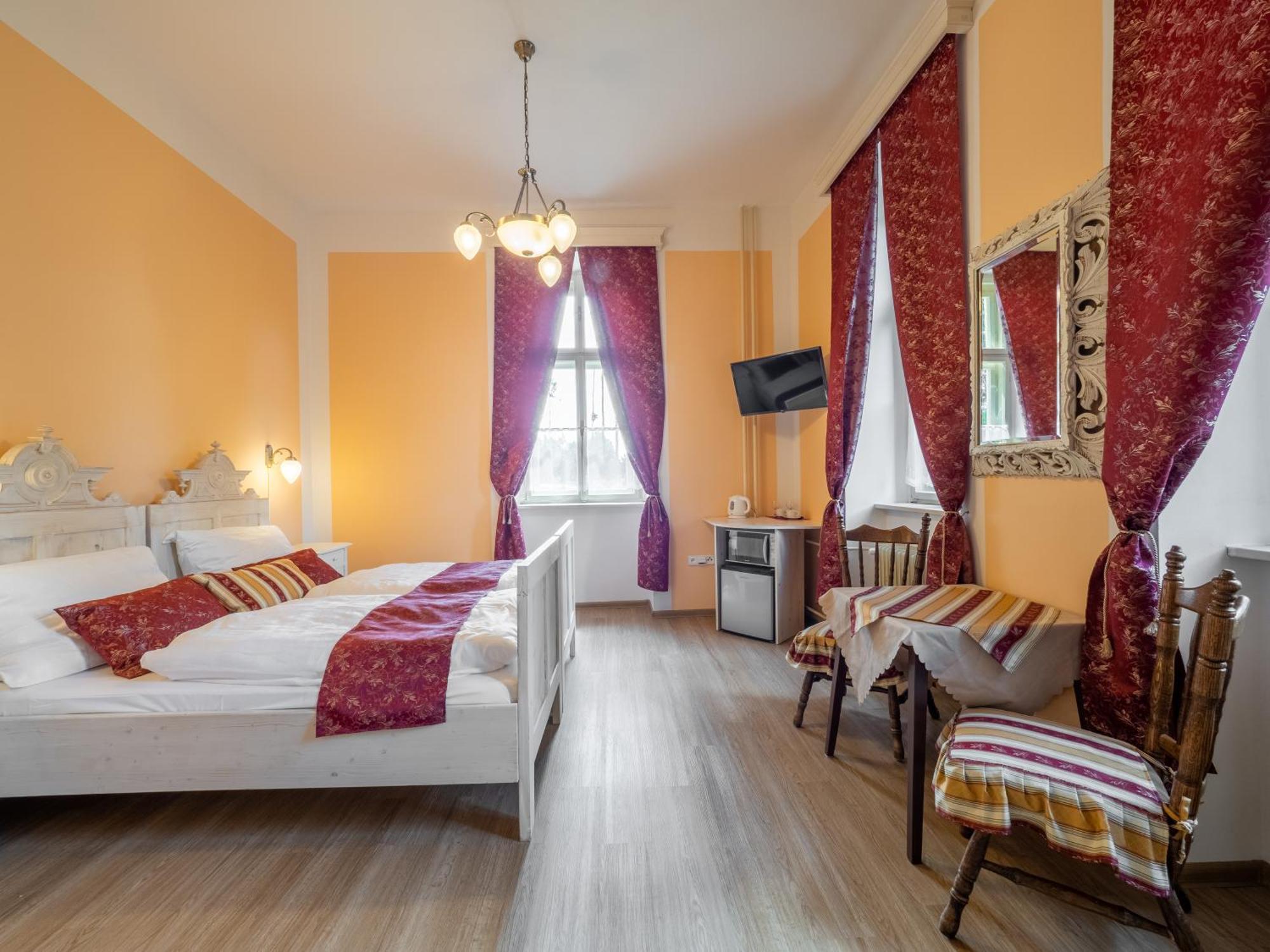 Zamecek Waldsteinovo Zatisi Hotel Svatoslav Exterior photo
