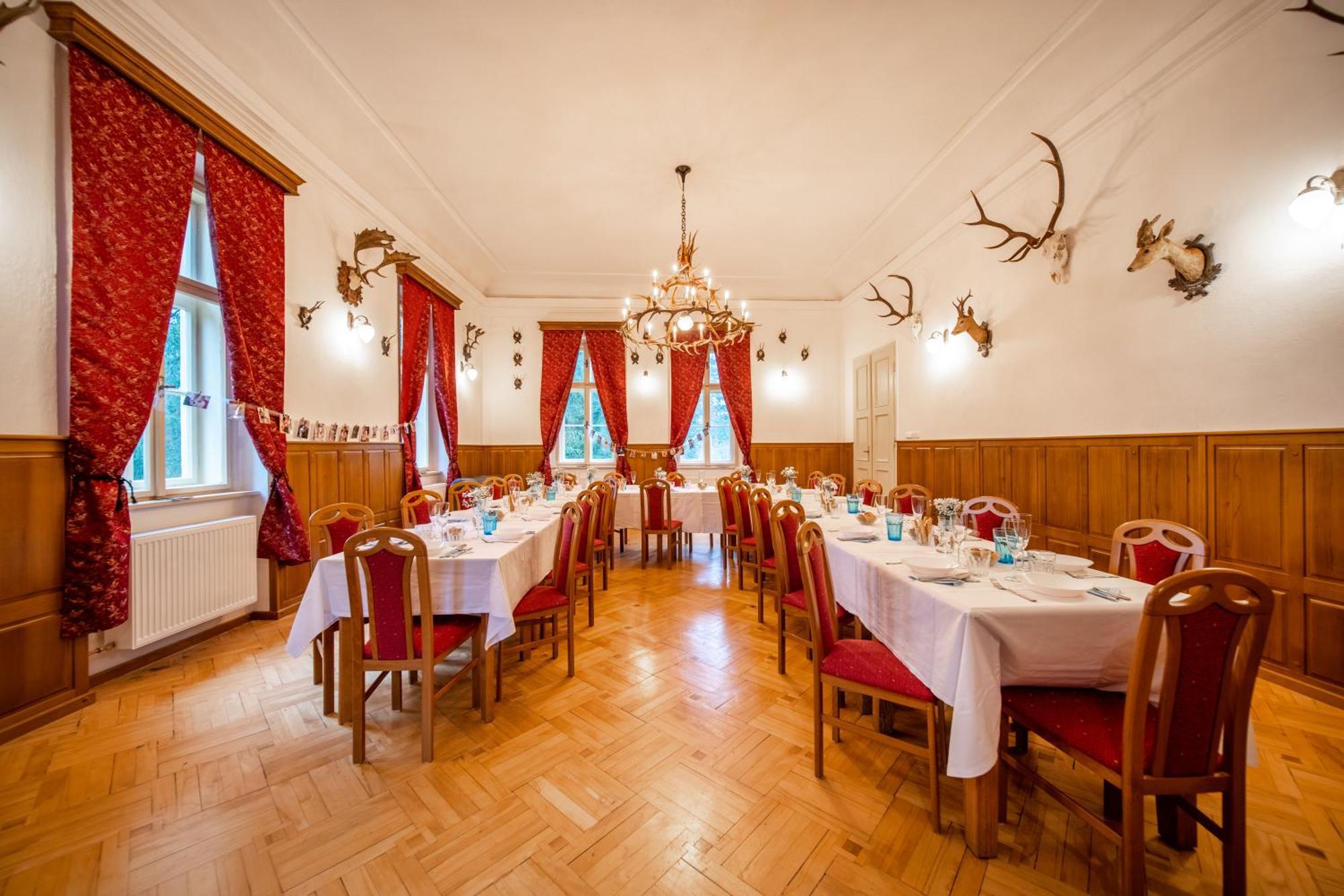 Zamecek Waldsteinovo Zatisi Hotel Svatoslav Exterior photo